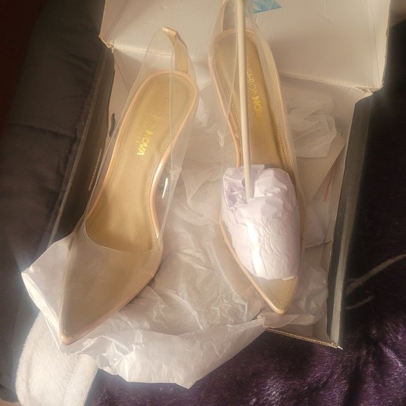 See through clear and gold pump - Picture 3 of 3